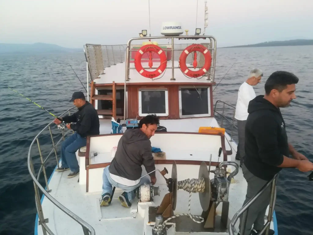 Gezi teknesi donanım Karabağlar